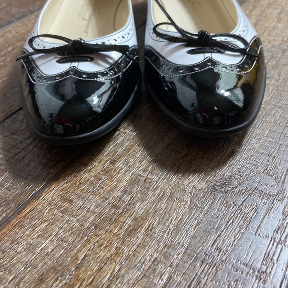 Salvatore Ferragamo Leather and Patent Flats Size 7.5 Narrow - Picture 5 of 11